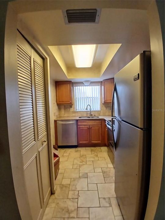 For Sale: $110,900 (1 beds, 1 baths, 854 Square Feet)