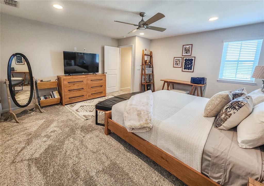 En Venta: $649,900 (5 camas, 4 baños, 2897 Pies cuadrados)