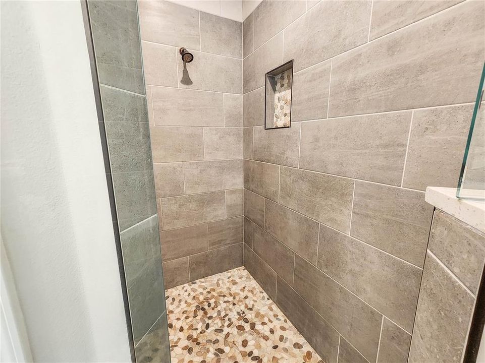 En Venta: $649,900 (5 camas, 4 baños, 2897 Pies cuadrados)