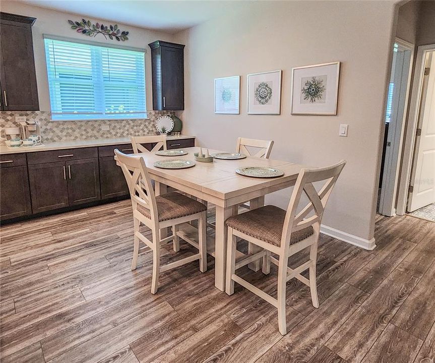 En Venta: $649,900 (5 camas, 4 baños, 2897 Pies cuadrados)