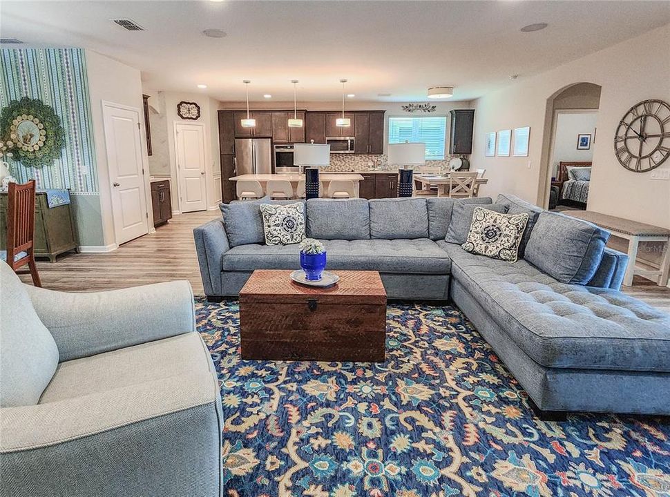 En Venta: $649,900 (5 camas, 4 baños, 2897 Pies cuadrados)