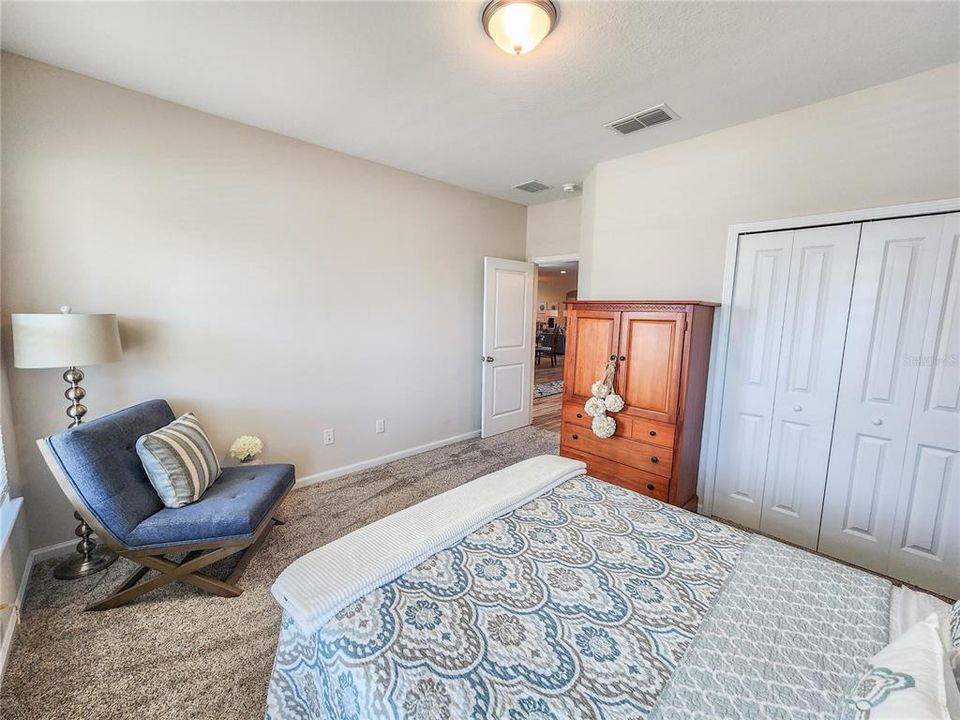 En Venta: $649,900 (5 camas, 4 baños, 2897 Pies cuadrados)