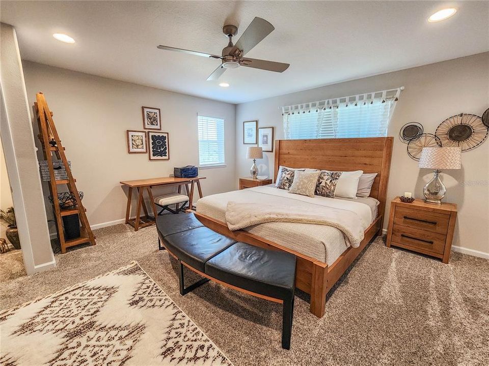 En Venta: $649,900 (5 camas, 4 baños, 2897 Pies cuadrados)