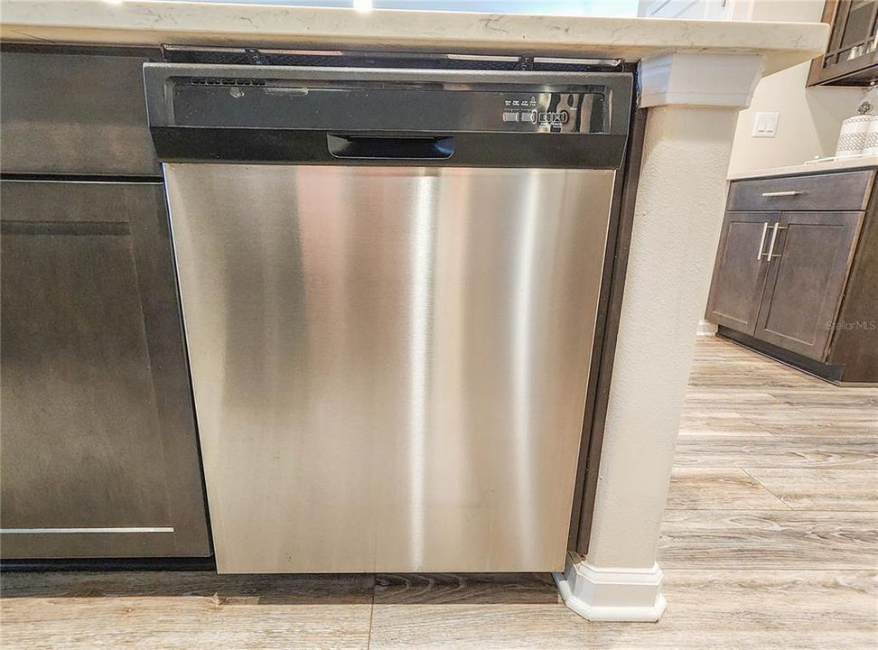 En Venta: $649,900 (5 camas, 4 baños, 2897 Pies cuadrados)