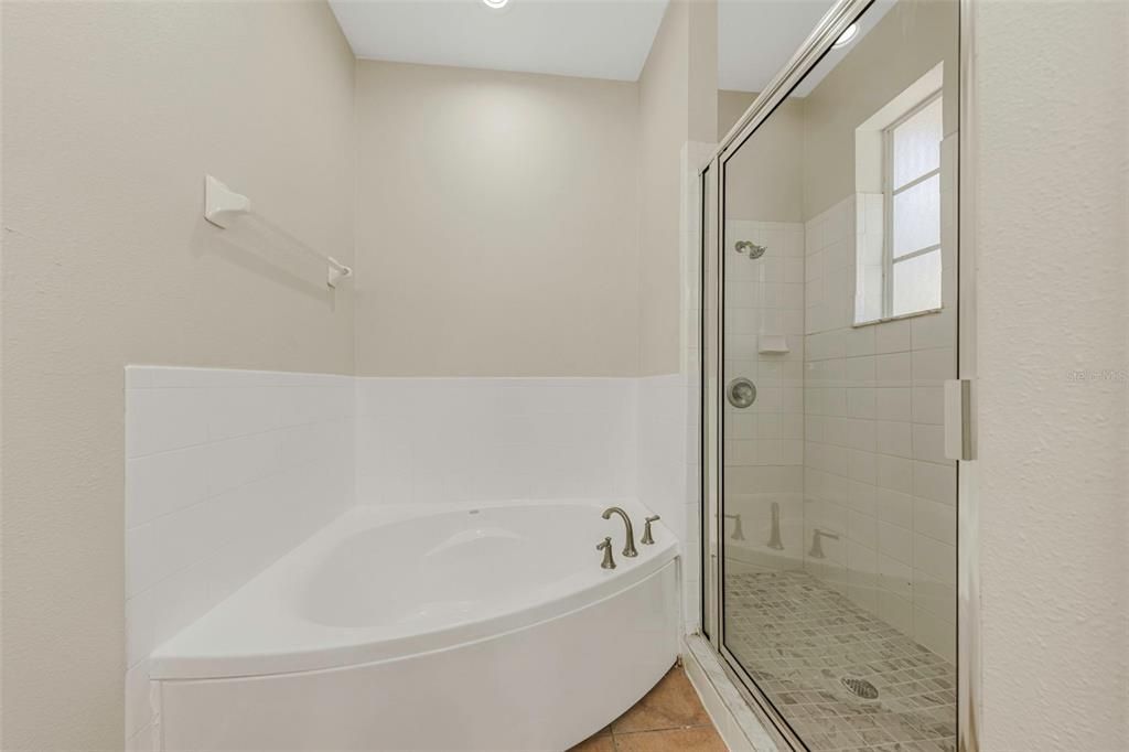 En Venta: $325,000 (3 camas, 2 baños, 1805 Pies cuadrados)