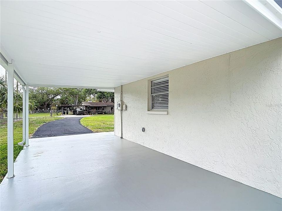 For Sale: $219,900 (2 beds, 1 baths, 812 Square Feet)