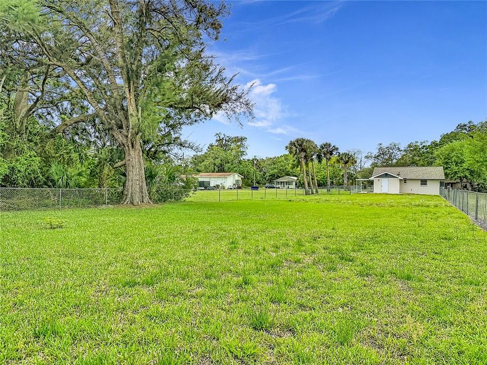 For Sale: $219,900 (2 beds, 1 baths, 812 Square Feet)