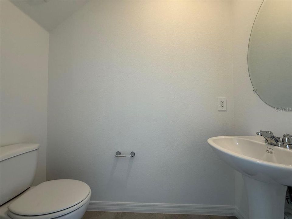 For Rent: $2,075 (4 beds, 2 baths, 2028 Square Feet)