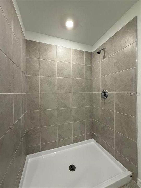 For Rent: $2,075 (4 beds, 2 baths, 2028 Square Feet)