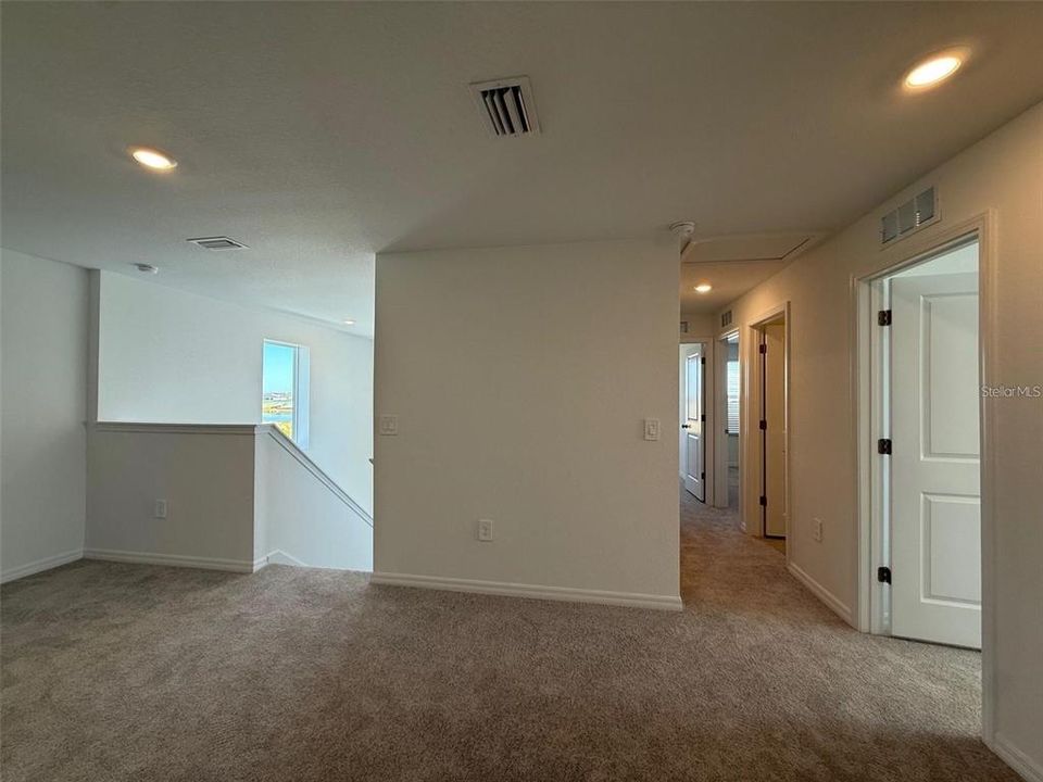 For Rent: $2,075 (4 beds, 2 baths, 2028 Square Feet)