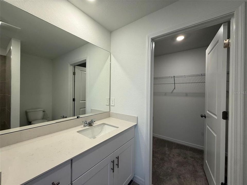 For Rent: $2,075 (4 beds, 2 baths, 2028 Square Feet)