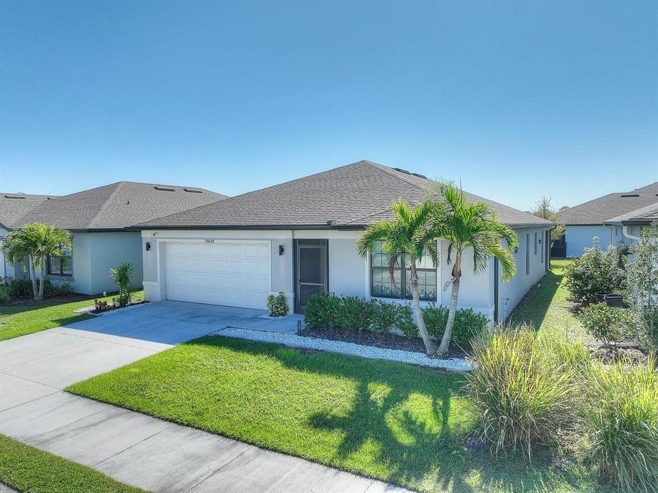 For Rent: $2,350 (4 beds, 2 baths, 1850 Square Feet)