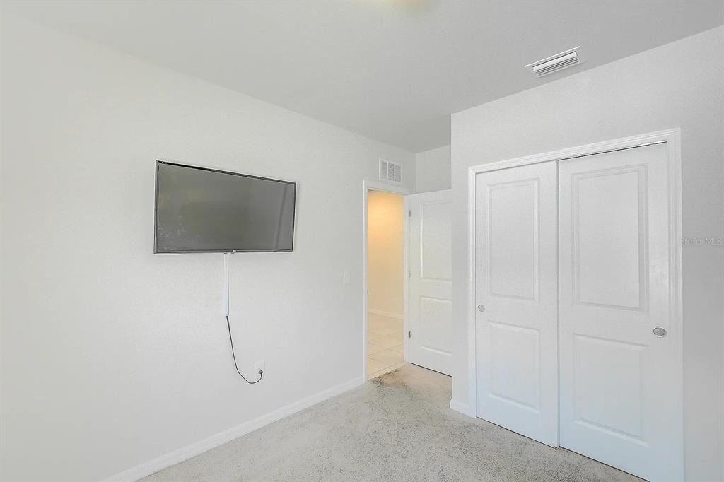 For Rent: $2,350 (4 beds, 2 baths, 1850 Square Feet)