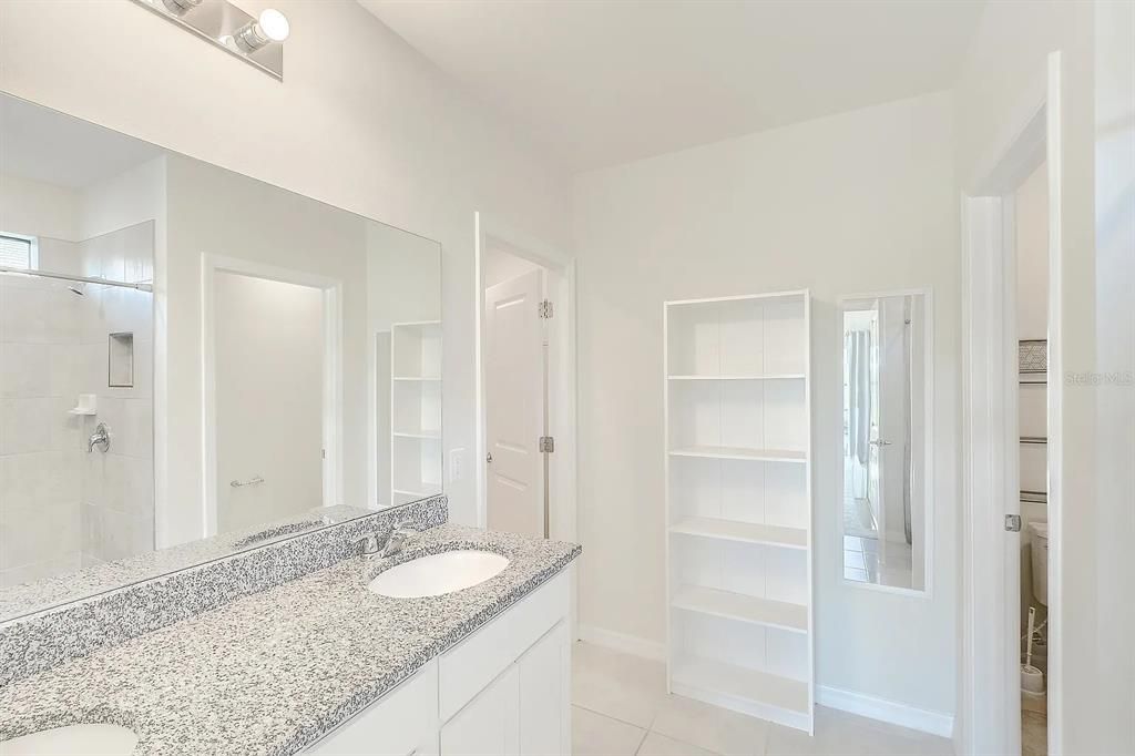 For Rent: $2,350 (4 beds, 2 baths, 1850 Square Feet)
