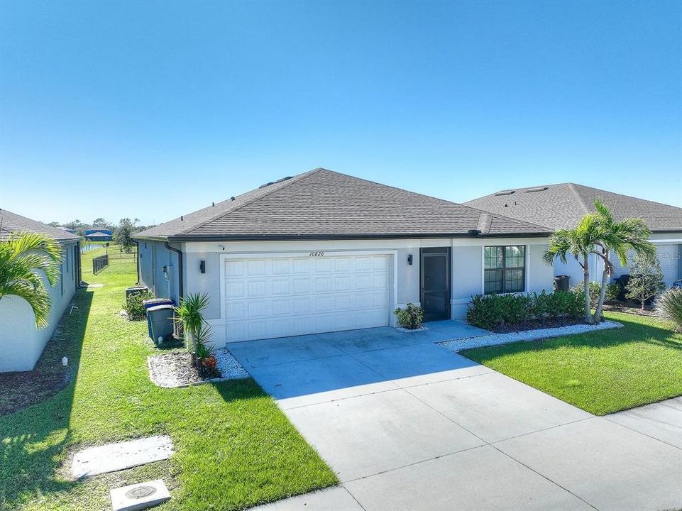 For Rent: $2,350 (4 beds, 2 baths, 1850 Square Feet)