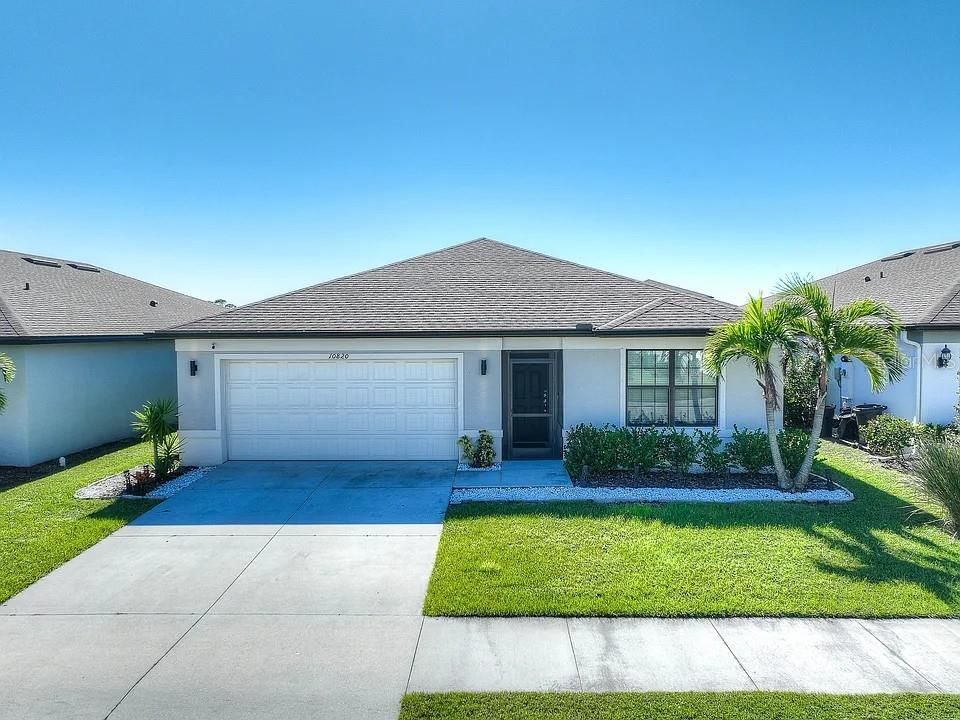 For Rent: $2,350 (4 beds, 2 baths, 1850 Square Feet)