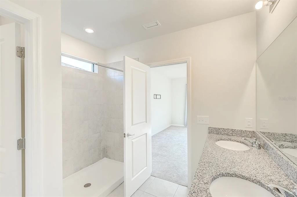 For Rent: $2,350 (4 beds, 2 baths, 1850 Square Feet)