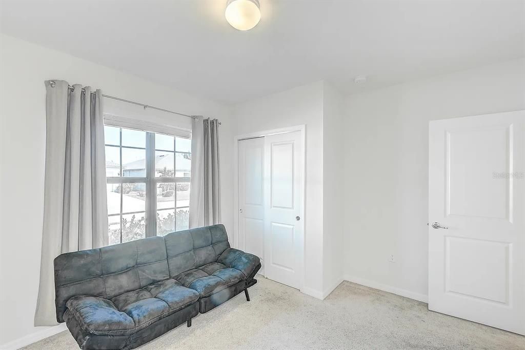 For Rent: $2,350 (4 beds, 2 baths, 1850 Square Feet)
