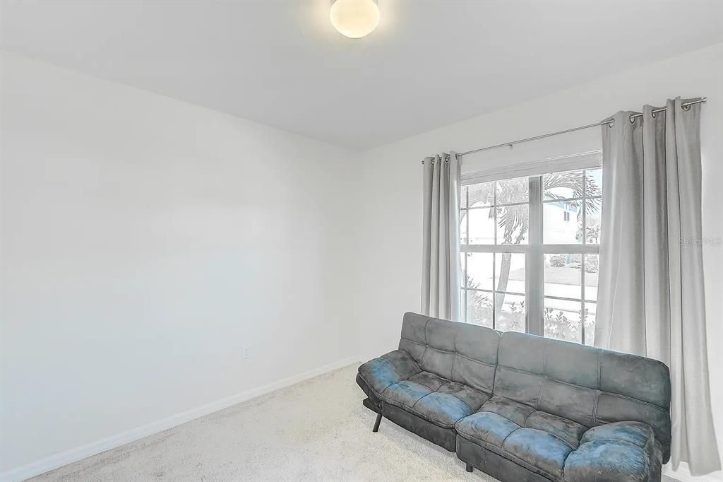 For Rent: $2,350 (4 beds, 2 baths, 1850 Square Feet)