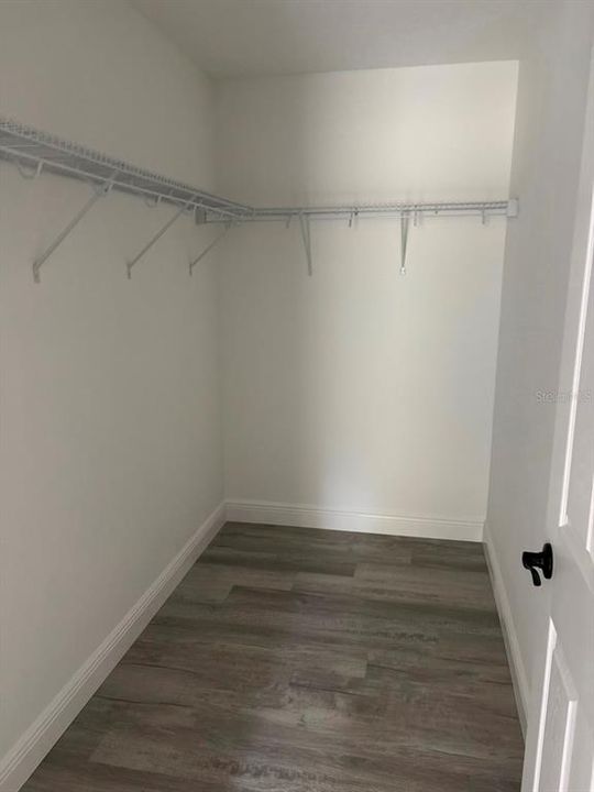 Activo con contrato: $237,900 (3 camas, 2 baños, 1405 Pies cuadrados)