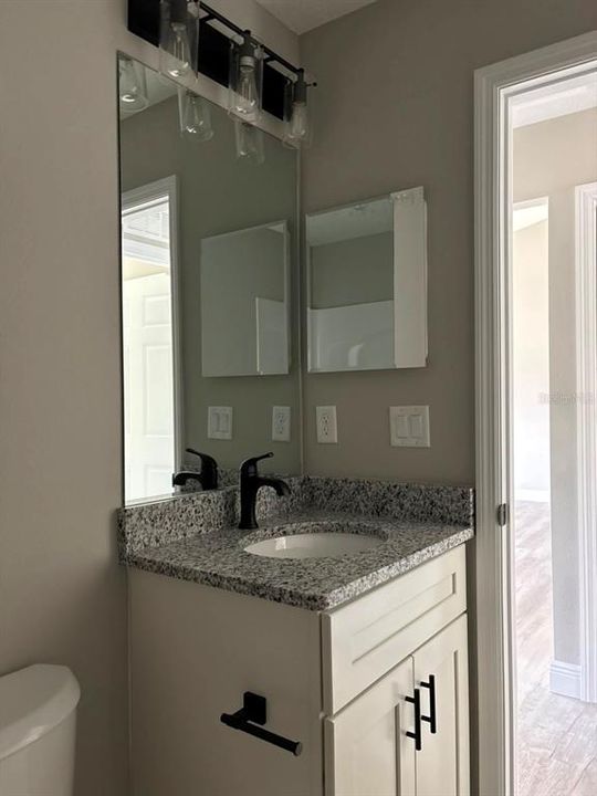 Activo con contrato: $237,900 (3 camas, 2 baños, 1405 Pies cuadrados)