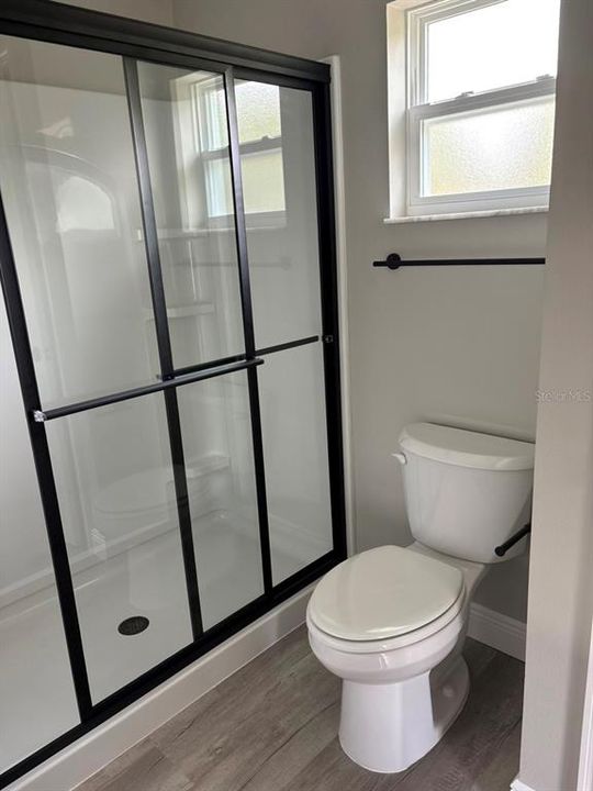 Activo con contrato: $237,900 (3 camas, 2 baños, 1405 Pies cuadrados)