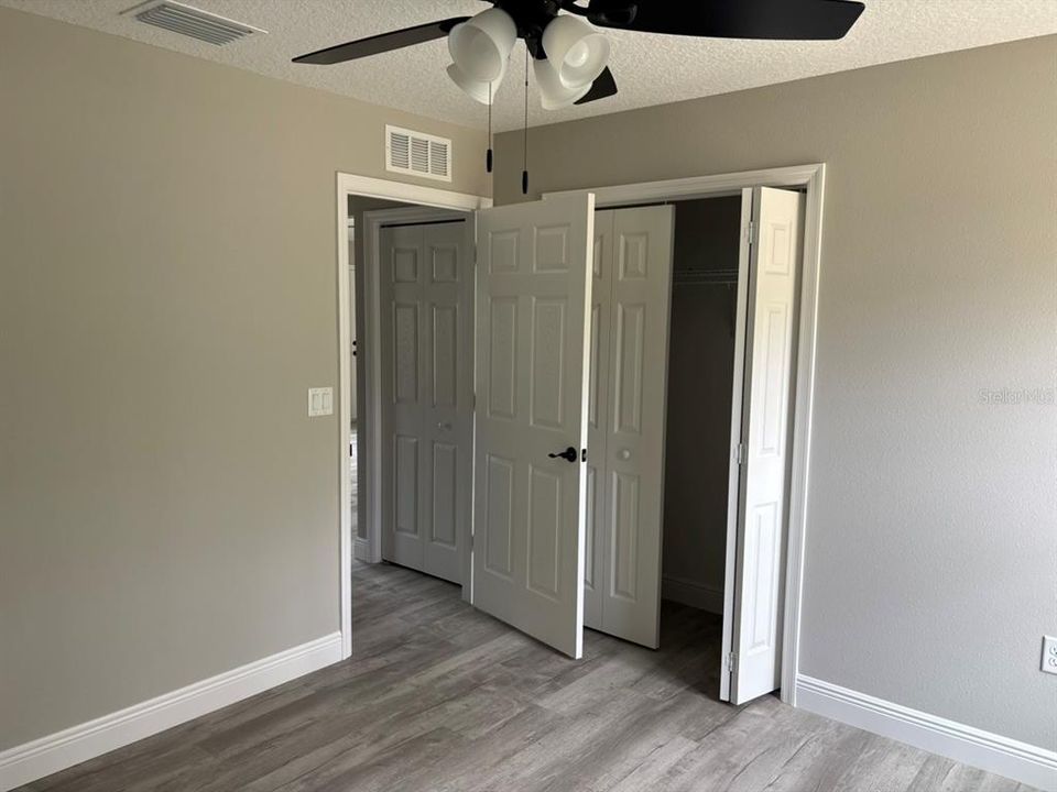 Activo con contrato: $237,900 (3 camas, 2 baños, 1405 Pies cuadrados)