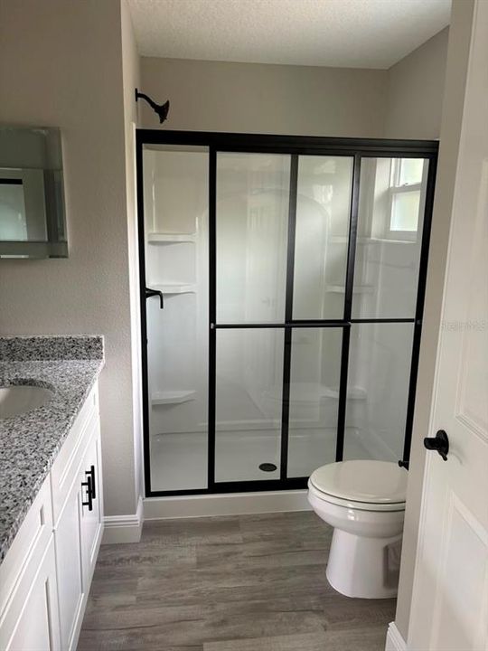 Activo con contrato: $237,900 (3 camas, 2 baños, 1405 Pies cuadrados)