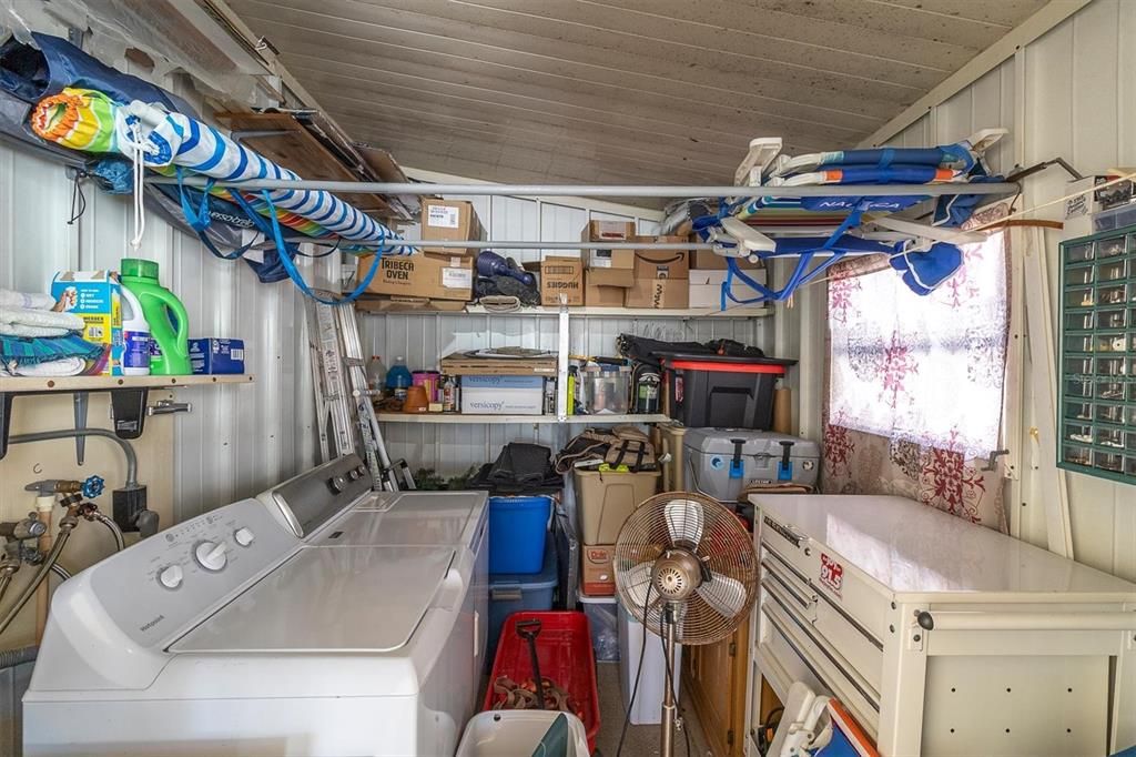 Active With Contract: $154,999 (2 beds, 2 baths, 1100 Square Feet)