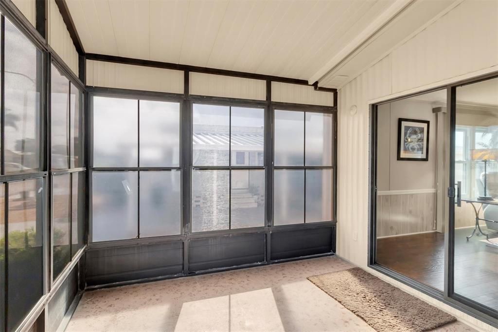 Active With Contract: $154,999 (2 beds, 2 baths, 1100 Square Feet)