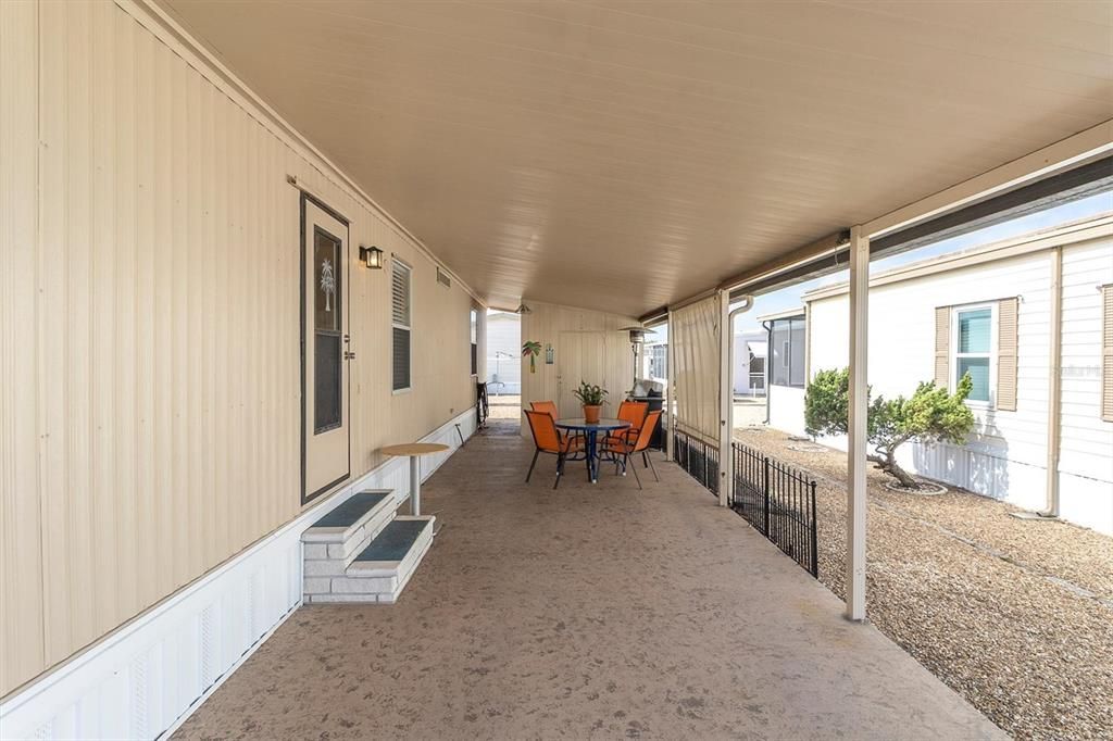 Active With Contract: $154,999 (2 beds, 2 baths, 1100 Square Feet)