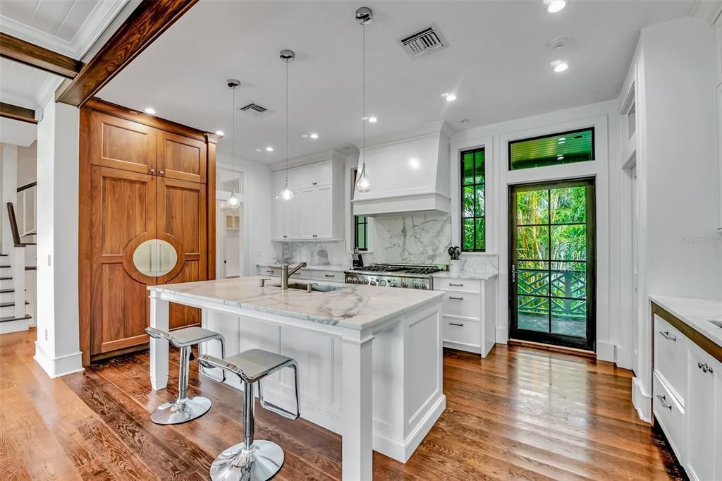For Sale: $5,450,000 (5 beds, 4 baths, 4540 Square Feet)