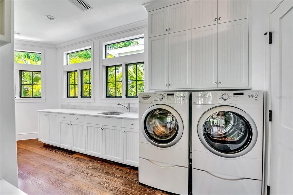 For Sale: $5,450,000 (5 beds, 4 baths, 4540 Square Feet)