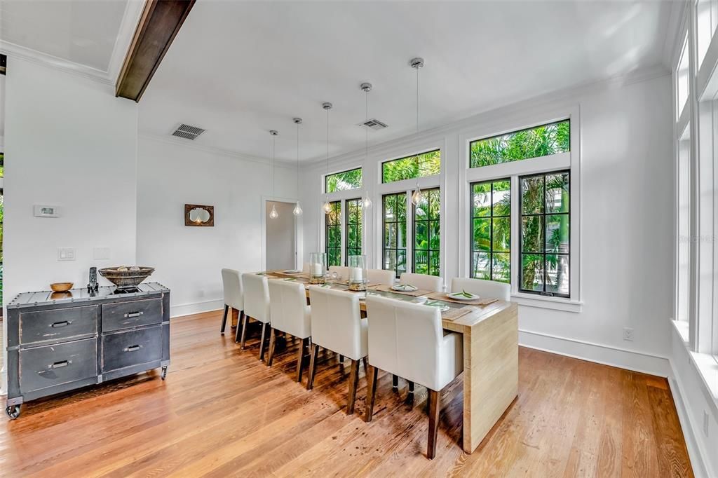 For Sale: $5,450,000 (5 beds, 4 baths, 4540 Square Feet)