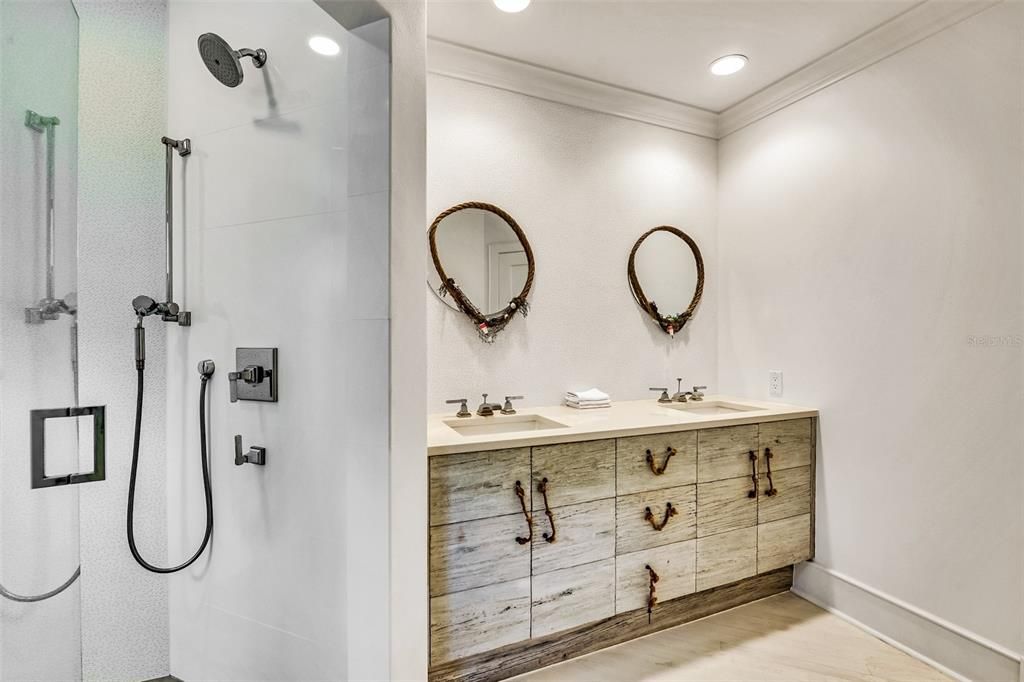 For Sale: $5,450,000 (5 beds, 4 baths, 4540 Square Feet)