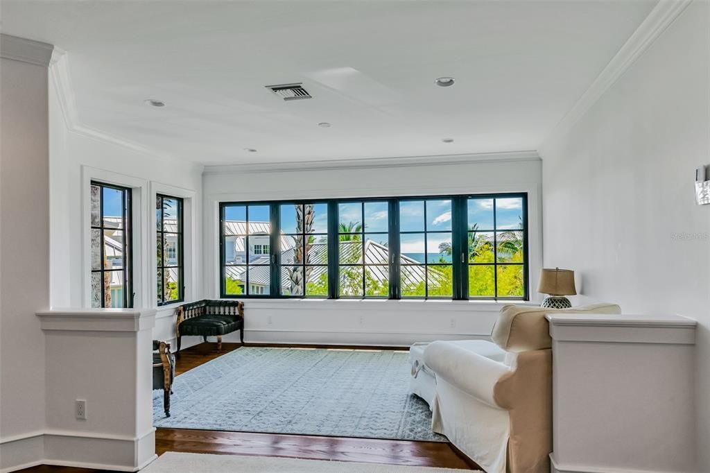 For Sale: $5,450,000 (5 beds, 4 baths, 4540 Square Feet)