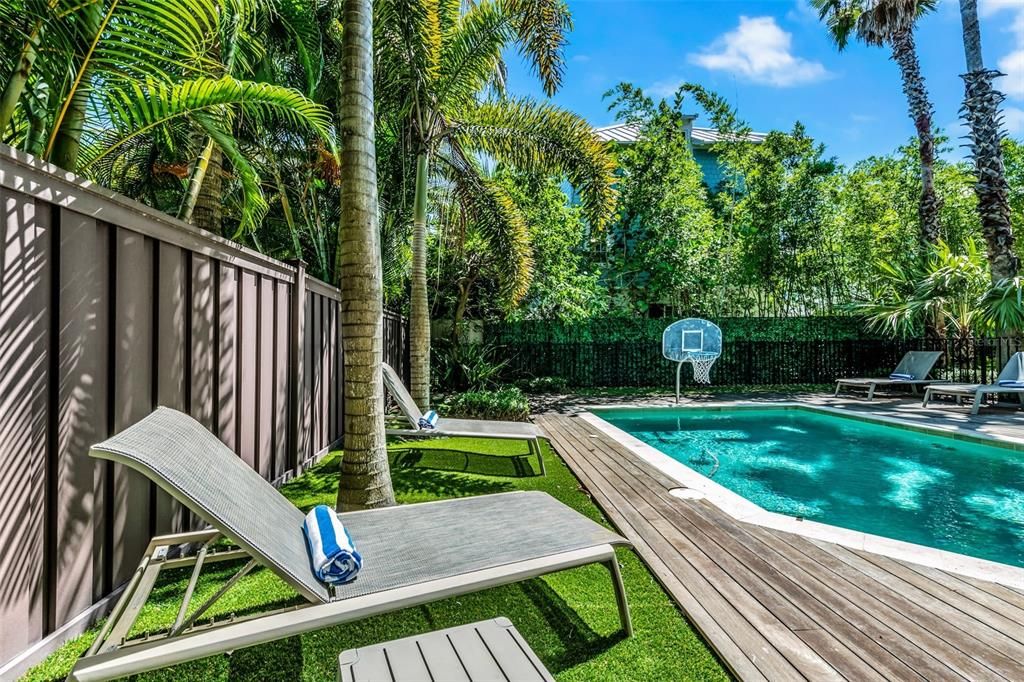 For Sale: $5,450,000 (5 beds, 4 baths, 4540 Square Feet)