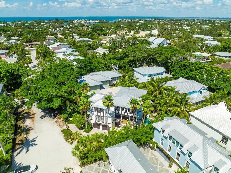 For Sale: $5,450,000 (5 beds, 4 baths, 4540 Square Feet)