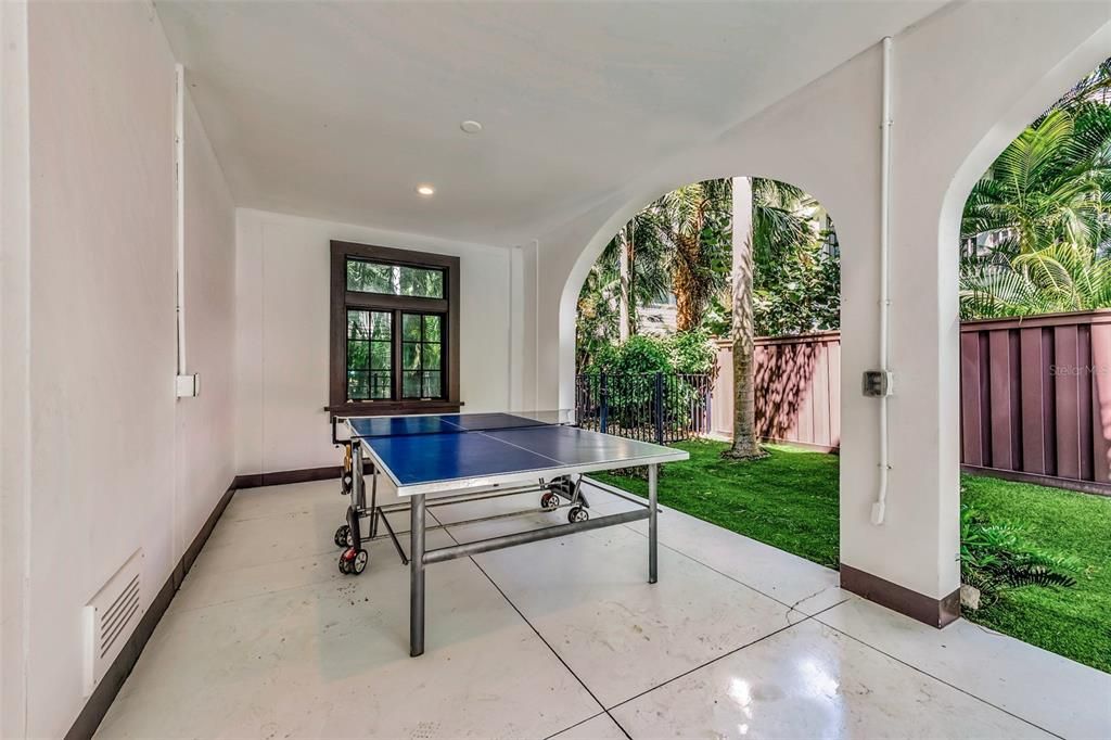 For Sale: $5,450,000 (5 beds, 4 baths, 4540 Square Feet)