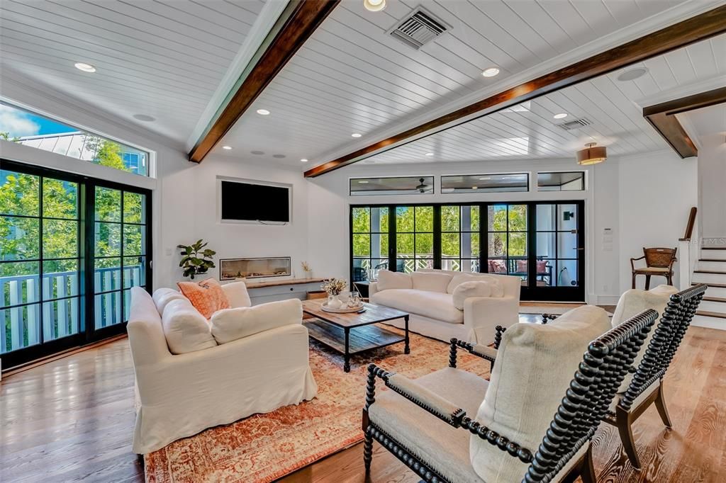 For Sale: $5,450,000 (5 beds, 4 baths, 4540 Square Feet)