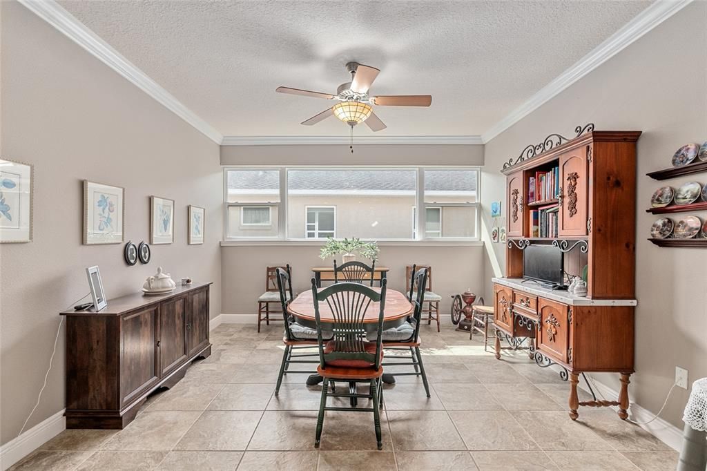 Activo con contrato: $445,000 (3 camas, 3 baños, 2814 Pies cuadrados)