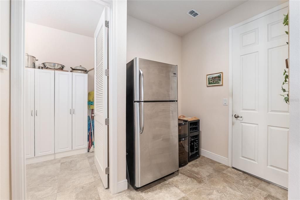 Activo con contrato: $445,000 (3 camas, 3 baños, 2814 Pies cuadrados)