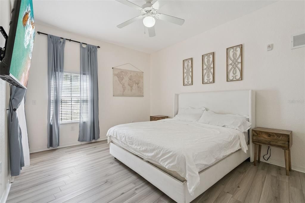 En Venta: $200,000 (2 camas, 2 baños, 1445 Pies cuadrados)