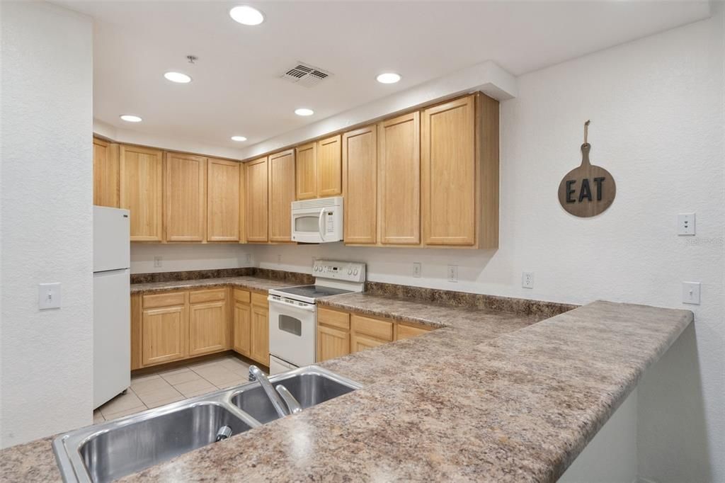 En Venta: $200,000 (2 camas, 2 baños, 1445 Pies cuadrados)