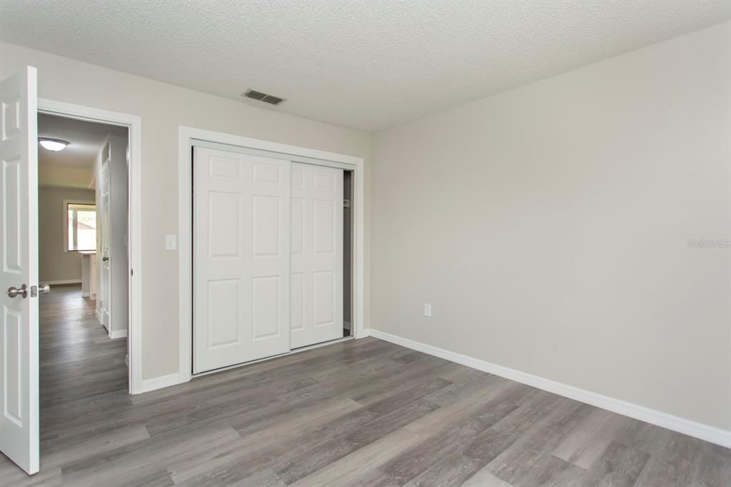 For Sale: $114,900 (2 beds, 2 baths, 1072 Square Feet)