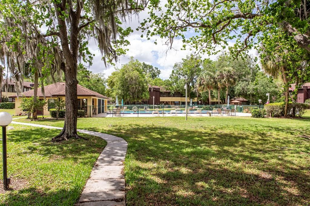 For Sale: $114,900 (2 beds, 2 baths, 1072 Square Feet)
