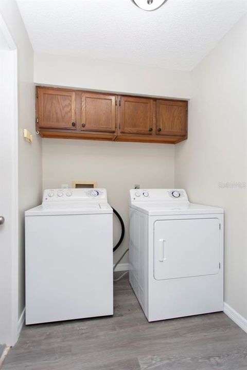 For Sale: $114,900 (2 beds, 2 baths, 1072 Square Feet)