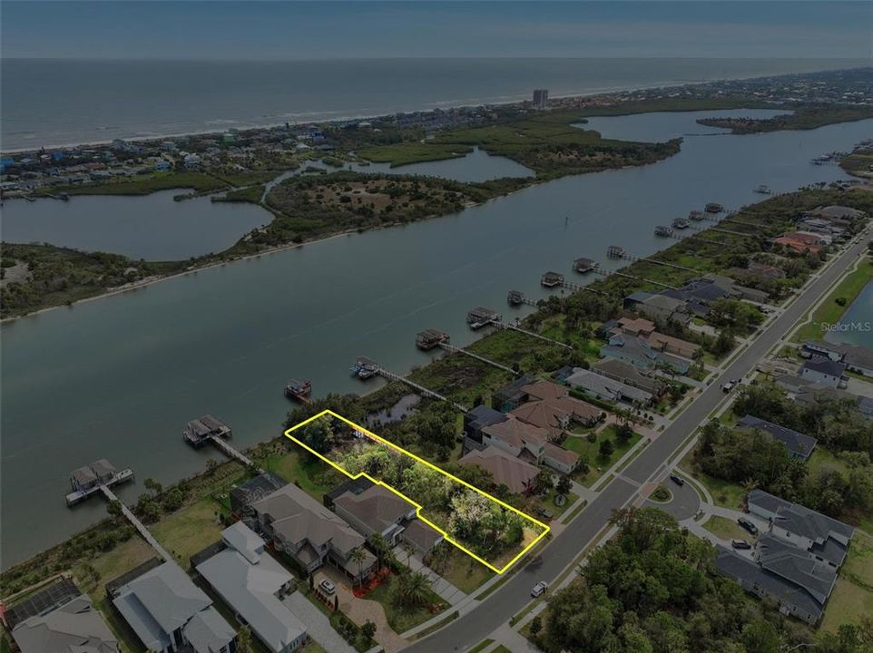 待售: $329,000 (0.47 acres)