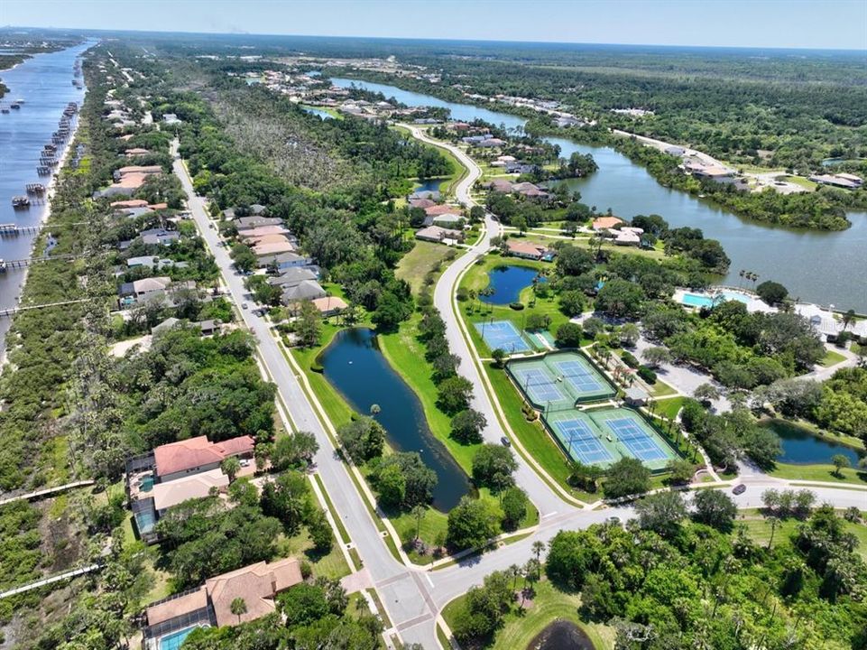 待售: $329,000 (0.47 acres)