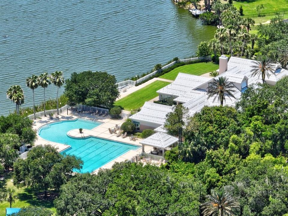 待售: $329,000 (0.47 acres)